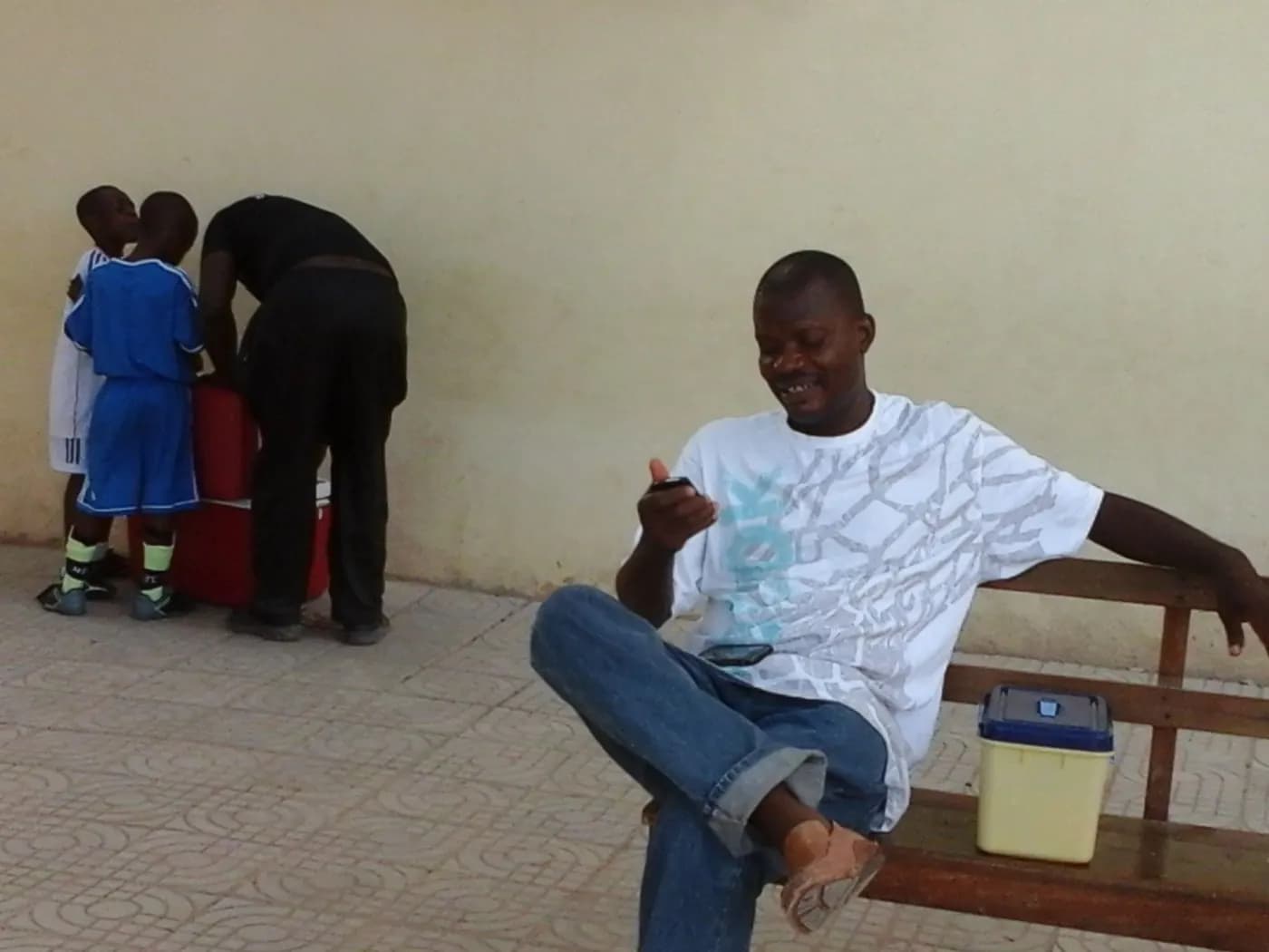 A break between games · Accra, 5 April 2014