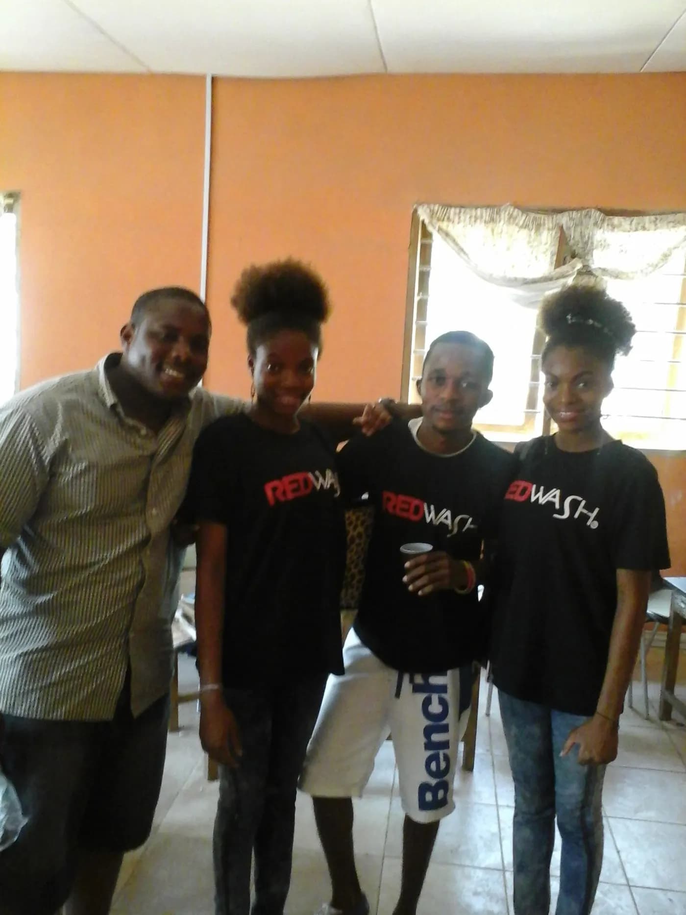 Volunteers between sessions · Accra, 5 April 2014